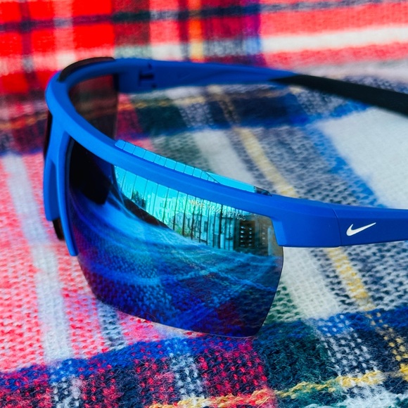 Nike Windshield Elite 20 Mirrored Sunglasses - Picture 8 of 16